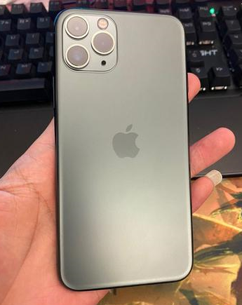 金城江苹果维修点分享iPhone 11 Pro黑屏小众故障解析 